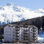 Swissme - 100qm - Balkon - 2 Baeder - Parkplatz - Fussbodenheizung شقة