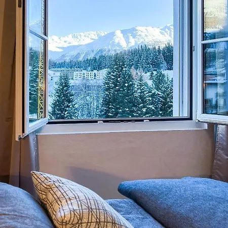 Swissme - 100qm - Balkon - 2 Baeder - Parkplatz - Fussbodenheizung Lägenhet St. Moritz