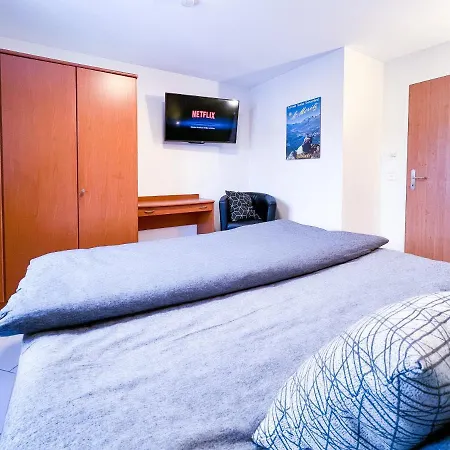 Swissme - 100qm - Balkon - 2 Baeder - Parkplatz - Fussbodenheizung * Санкт-Моріц