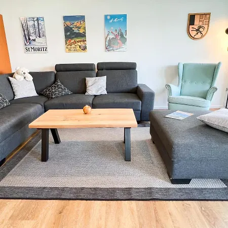 Swissme - 100qm - Oev Inklusive - 2 Baeder - Parkplatz - Balkon