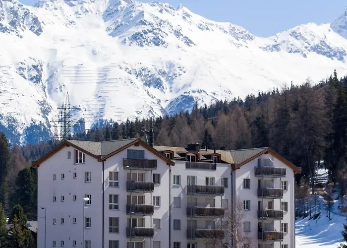 Swissme - 100qm - Balkon - 2 Baeder - Parkplatz - Fussbodenheizung Lägenhet