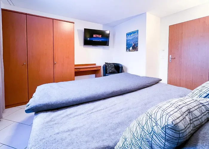 Swissme - 100qm - Balkon - 2 Baeder - Parkplatz - Fussbodenheizung * 圣莫里茨